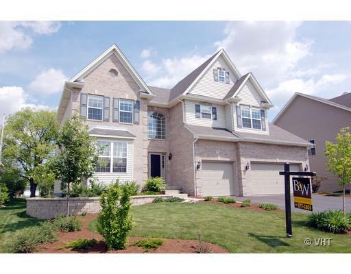 724 Doral Ln., North Aurora, IL 60542