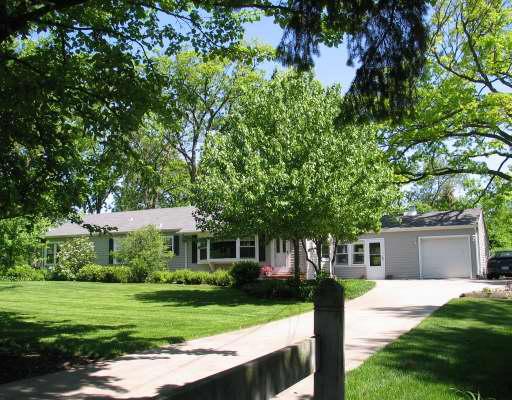 113 Old Mchenry Rd., Hawthorn Woods, IL 60047