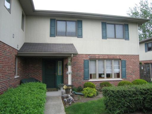 11040 Eagle Dr. #2B, Palos Hills, IL 60465