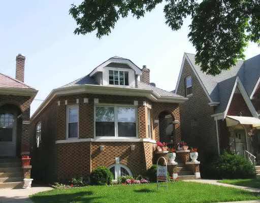 5438 W Eddy St., Chicago, IL 60641