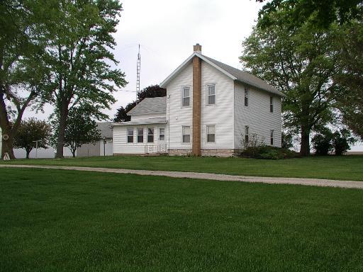 752 N 33rd Rd., Utica, IL 61373