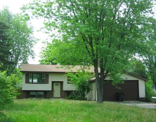 2203 Ridgeland Dr., Lindenhurst, IL 60046