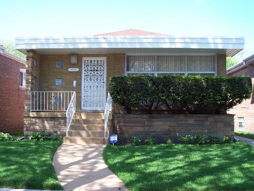 9018 S Yates Blvd., Chicago, IL 60617