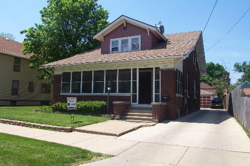 707 Hinman St., Aurora, IL 60505