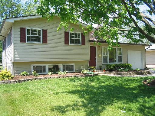 817 Sharon, Dekalb, IL 60115