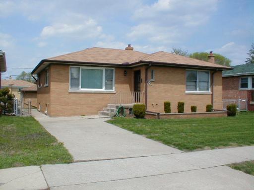 716 Memorial Dr., Calumet City, IL 60409