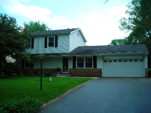 9403 Ballard Rd., Crystal Lake, IL 60014
