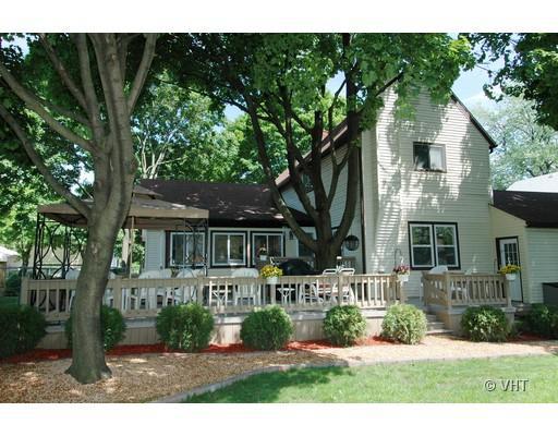 311 E Second St., East Dundee, IL 60118