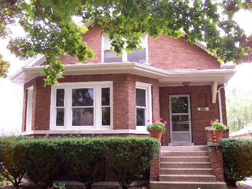 1719 W Rosehill Dr., Chicago, IL 60660