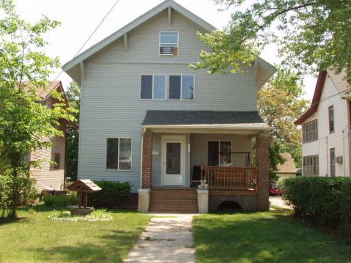 925 North Ave., Rockford, IL 61103