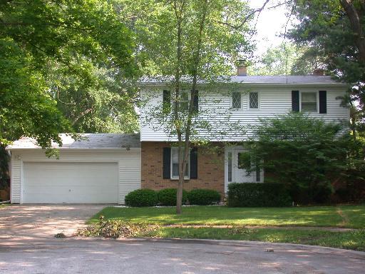 9 Moraine Ter., Dekalb, IL 60115