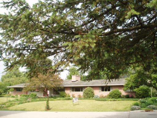 606 Park Ave., Dekalb, IL 60115