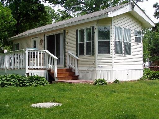 1009 Bay Rd. #28, Mchenry, IL 60051
