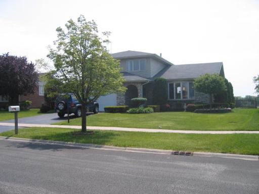 7659 Lakeside Dr., Frankfort, IL 60423