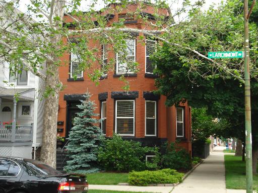 1900 W Larchmont Ave., Chicago, IL 60613