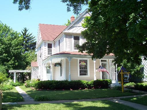 818 Oakley St., Waukegan, IL 60085