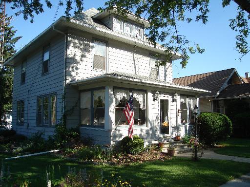 604 S Fourth St., DeKalb, IL 60115