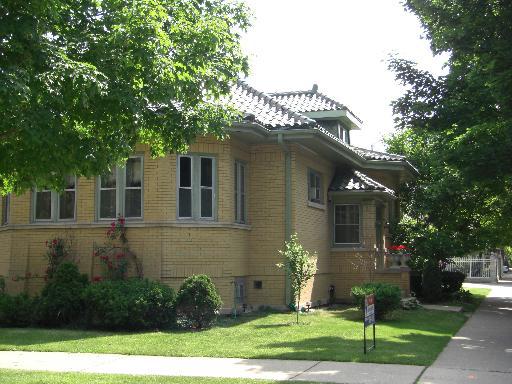 2550 W Arthur Ave., Chicago, IL 60645