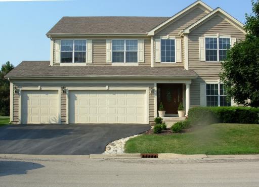 525 Camargo Club Dr., Lake in the Hills, IL 60156