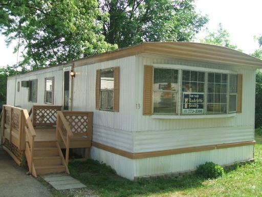13 Oak St., Minooka, IL 60447
