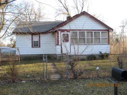 613 Barry Rd., Rockford, IL 61109