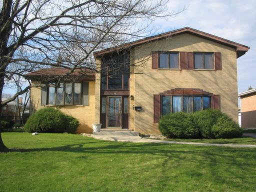 16W710 S 57th St., Clarendon Hills, IL 60514
