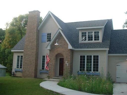 92 Prairie View Ave., Grayslake, IL 60030