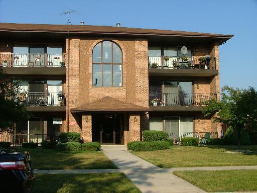 11103 Heritage Dr. #1B, Palos Hills, IL 60465