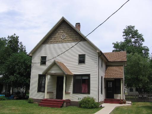 812 Mulberry Dr., Ottawa, IL 61350