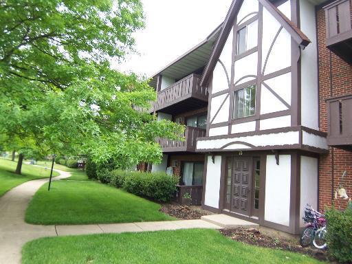 10 Crestview Ln. #7, Vernon Hills, IL 60061