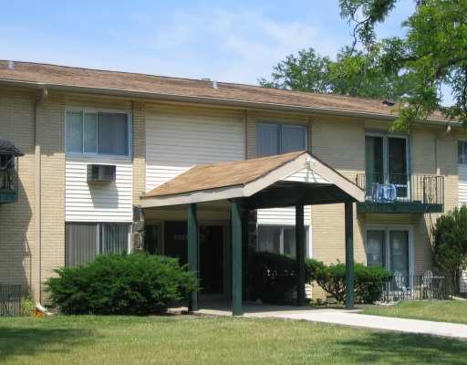 9562 Park Ln. #1J, Des Plaines, IL 60016