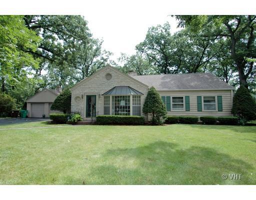 335 Hampshire Ln., Lakewood, IL 60014