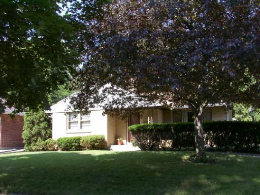 924 Scottswood Rd., Rockford, IL 61107