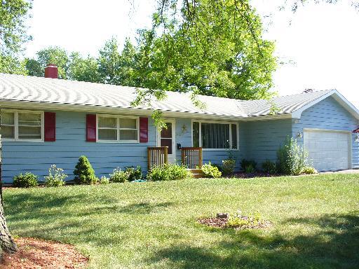 302 Long Ave., North Aurora, IL 60542