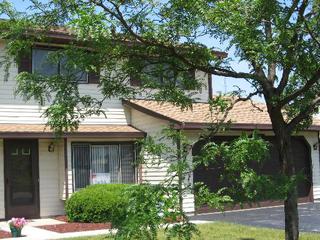 34087 White Oak Ln. #1, Gurnee, IL 60031