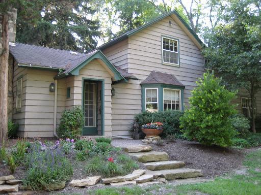 252 W Main St., Carpentersville, IL 60110