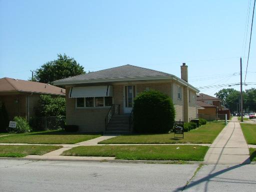 365 Bensley Ave., Calumet City, IL 60409