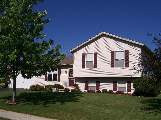 1229 Scenic Rd., Dekalb, IL 60115