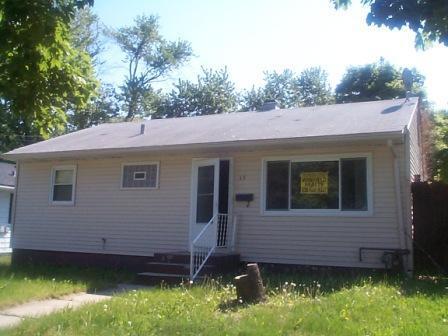 15 Hopkins Ave., Aurora, IL 60505