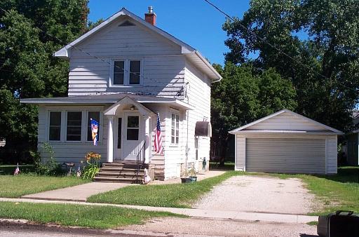 215 E Union St., Seneca, IL 61360