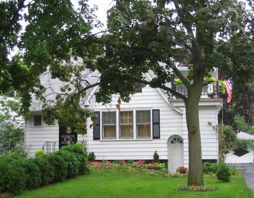 1699 Van Buren St., Des Plaines, IL 60018