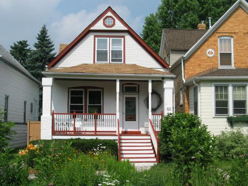 827 N Lombard Ave., Oak Park, IL 60302