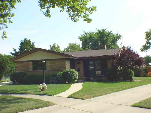 2505 Stratford Ave., Westchester, IL 60154