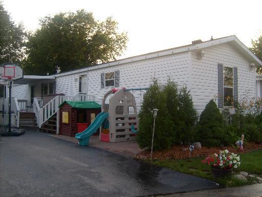 310 Lunar Dr., Round Lake, IL 60073