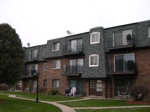 9355 Bay Colony #2N, Des Plaines, IL 60016