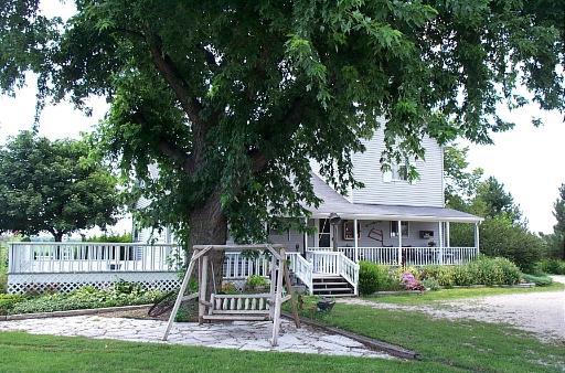 2350 N Dwight Rd., Morris, IL 60450