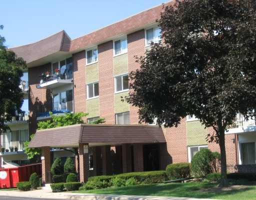 1025 S Fernandez Ave. #1T, Arlington Heights, IL 60005