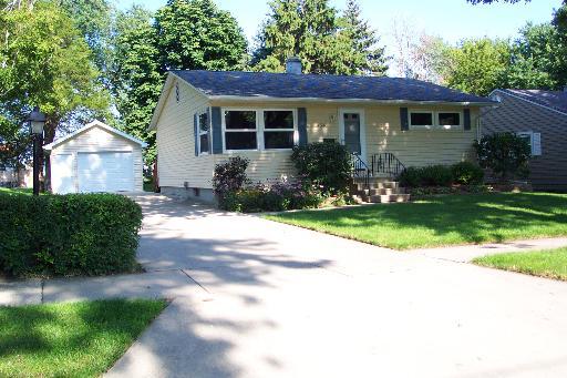 434 S 11th St., Dekalb, IL 60115