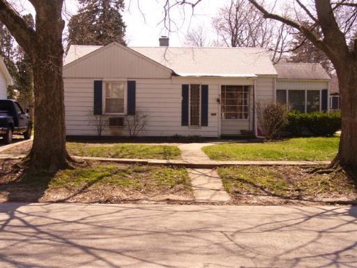 422 W Dewey St., Freeport, IL 61032