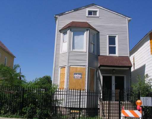 8726 S Escanaba Ave., Chicago, IL 60617